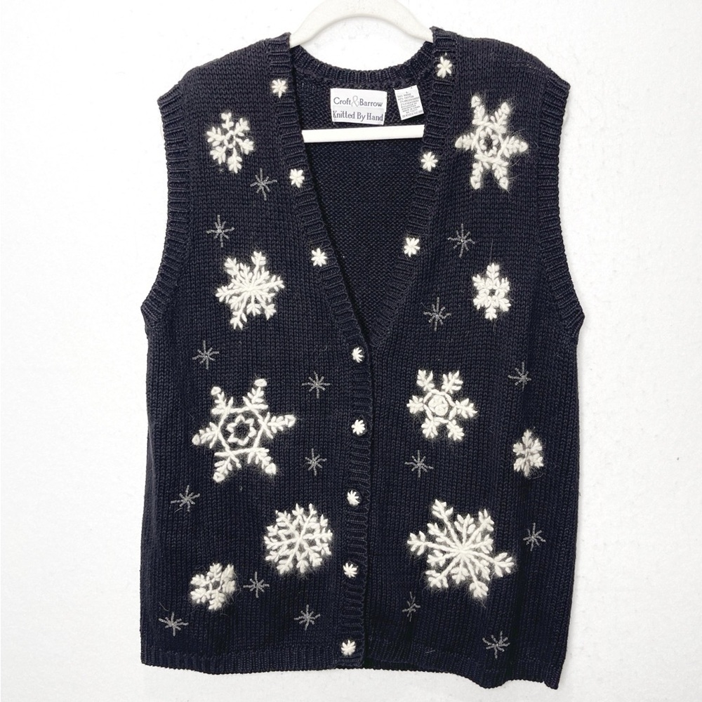 Croft & Borrow Snowflakes Hand Knitted Button Front Sweater Vest Novelty Winter